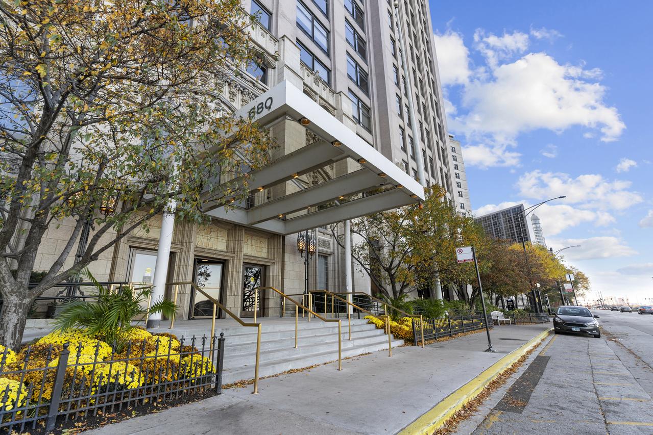 680 N Lake Shore Dr. #1103, Chicago, IL 60611