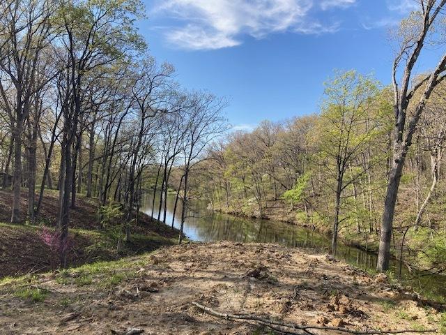 15205 N Siemer Rd., Effingham, IL 62401