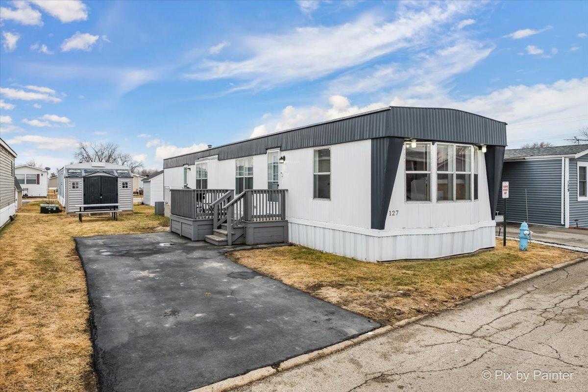 127 5th Ave., Bartlett, IL 60103