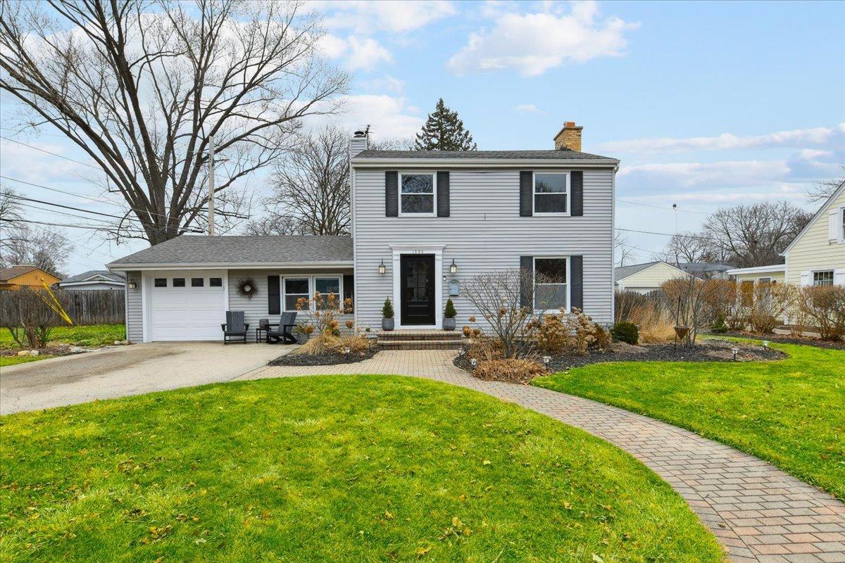 1334 S 5th St., St. Charles, IL 60174