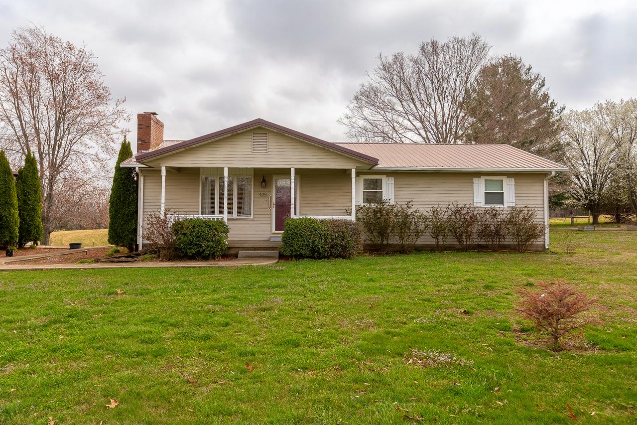 425 Peak Rd., Harrisburg, IL 62946