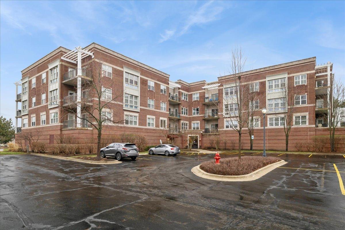 310 E Church St. #308, Libertyville, IL 60048