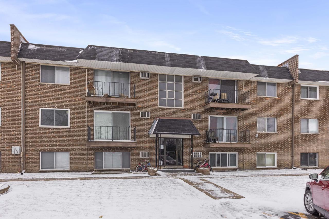 215 S Hale St. #9B, Addison, IL 60101