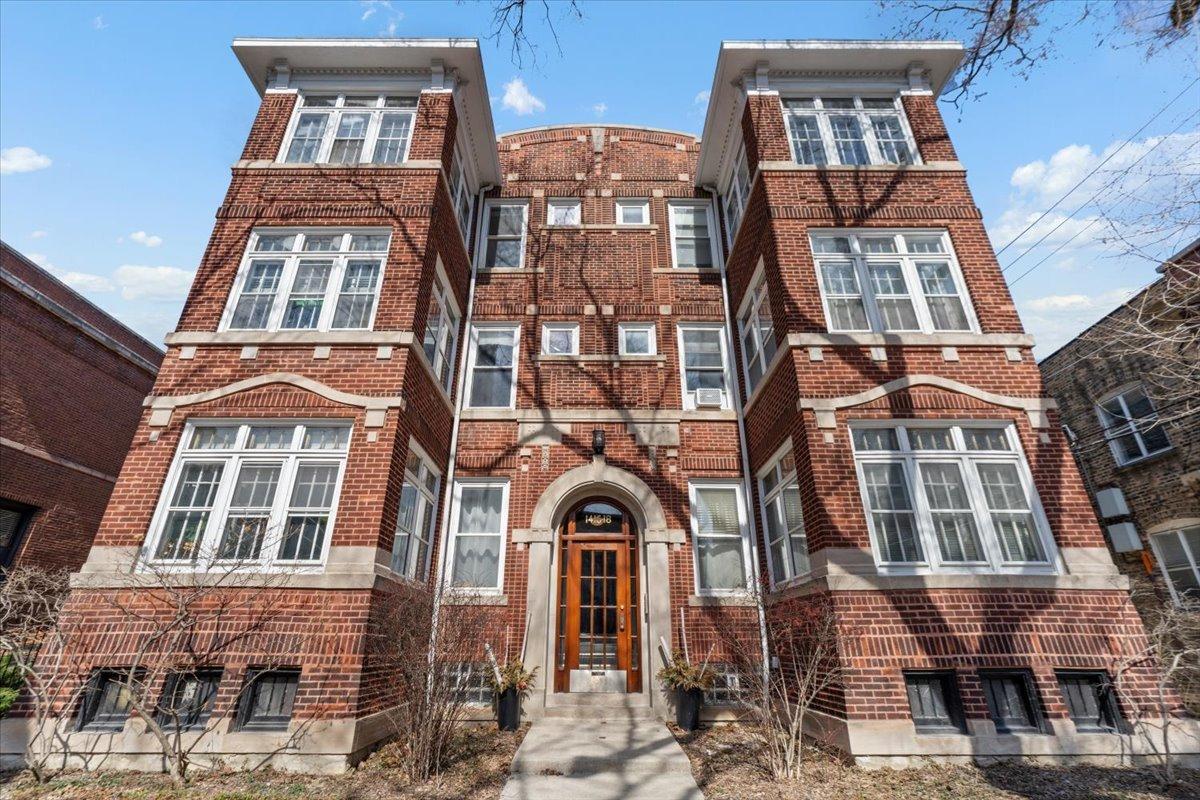 1418 W Rosemont Ave. #1W, Chicago, IL 60660