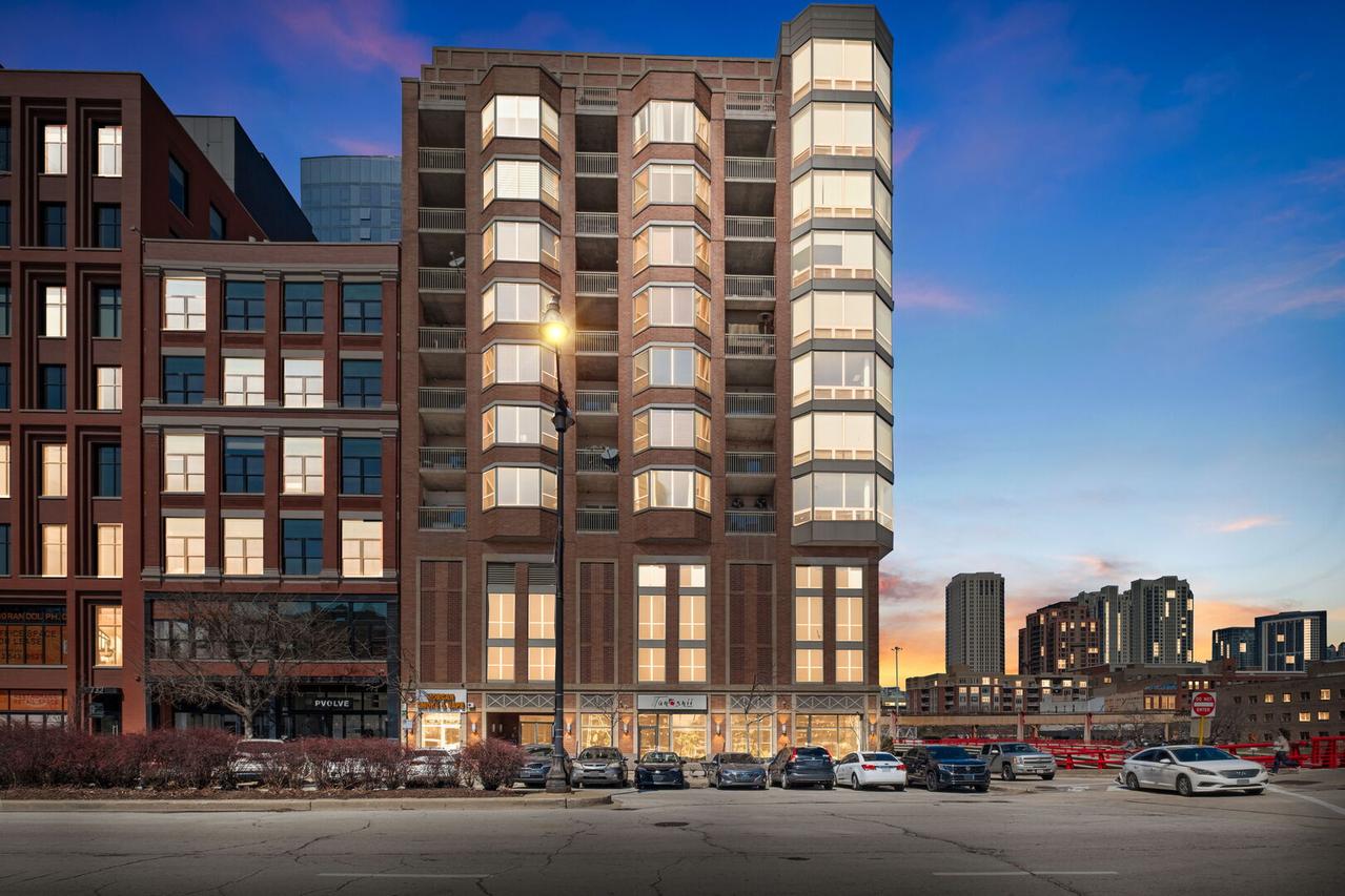 720 W Randolph St. #905, Chicago, IL 60661