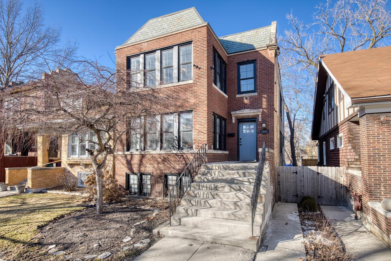 2712 W Sunnyside Ave., Chicago, IL 60625
