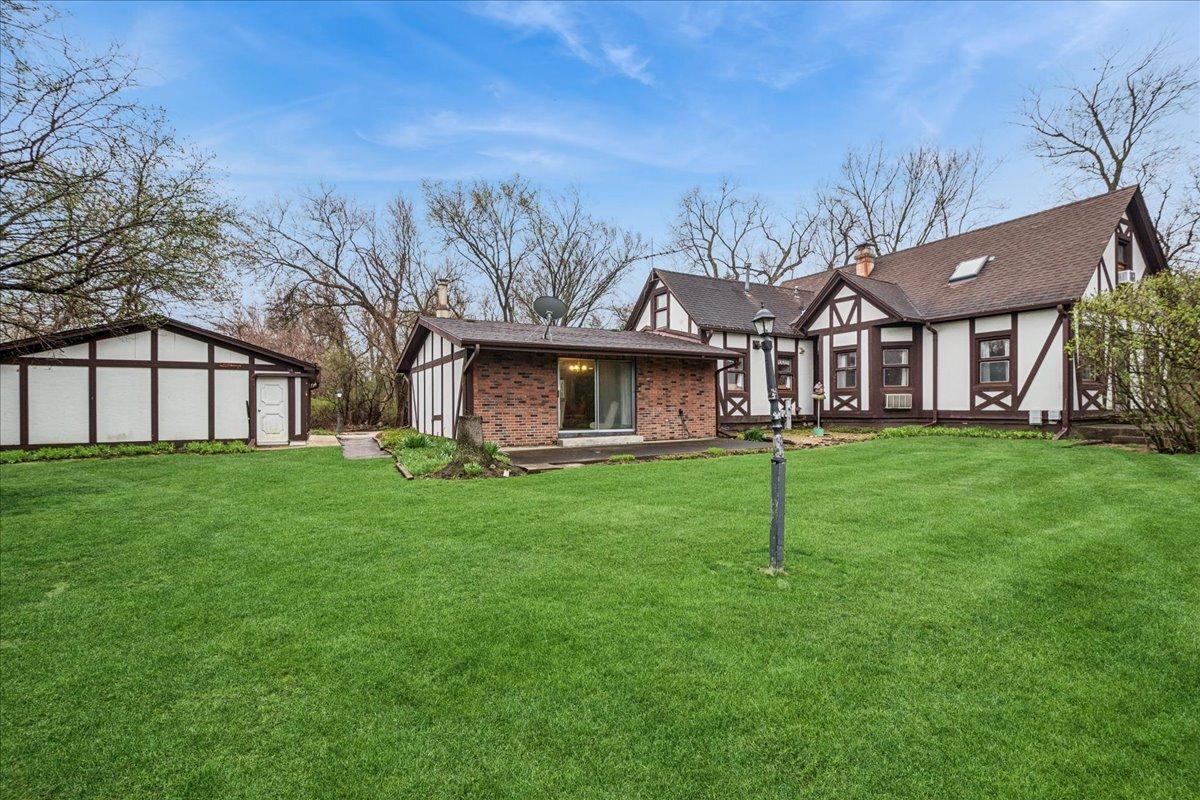 609 Forest Edge Ln., Des Plaines, IL 60016