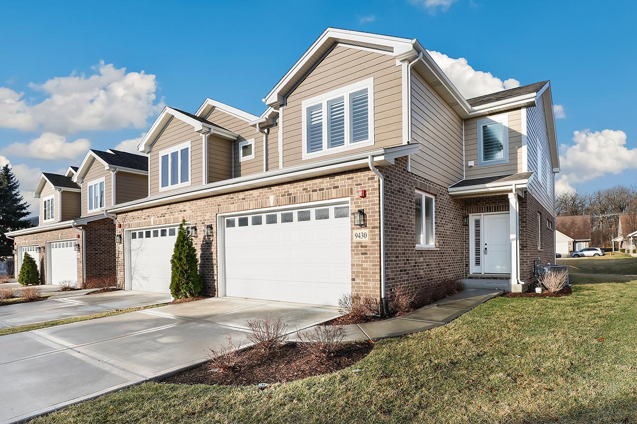 9430 Churchill Dr., Hickory Hills, IL 60457