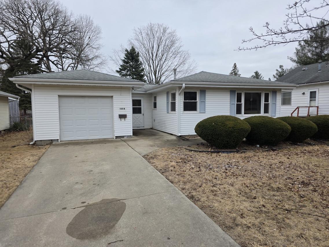 1804 Ave K, Sterling, IL 61081