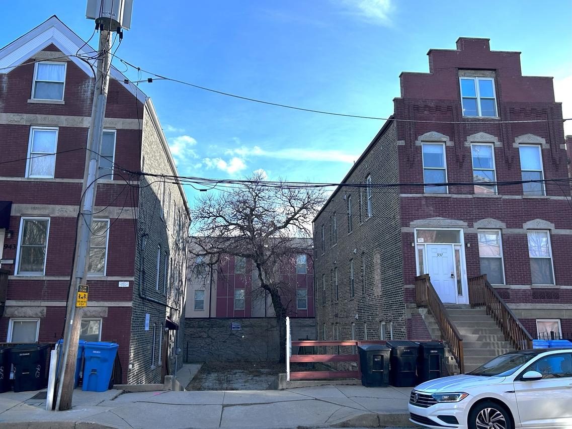 [Address Hidden by Seller], Chicago, IL 60642