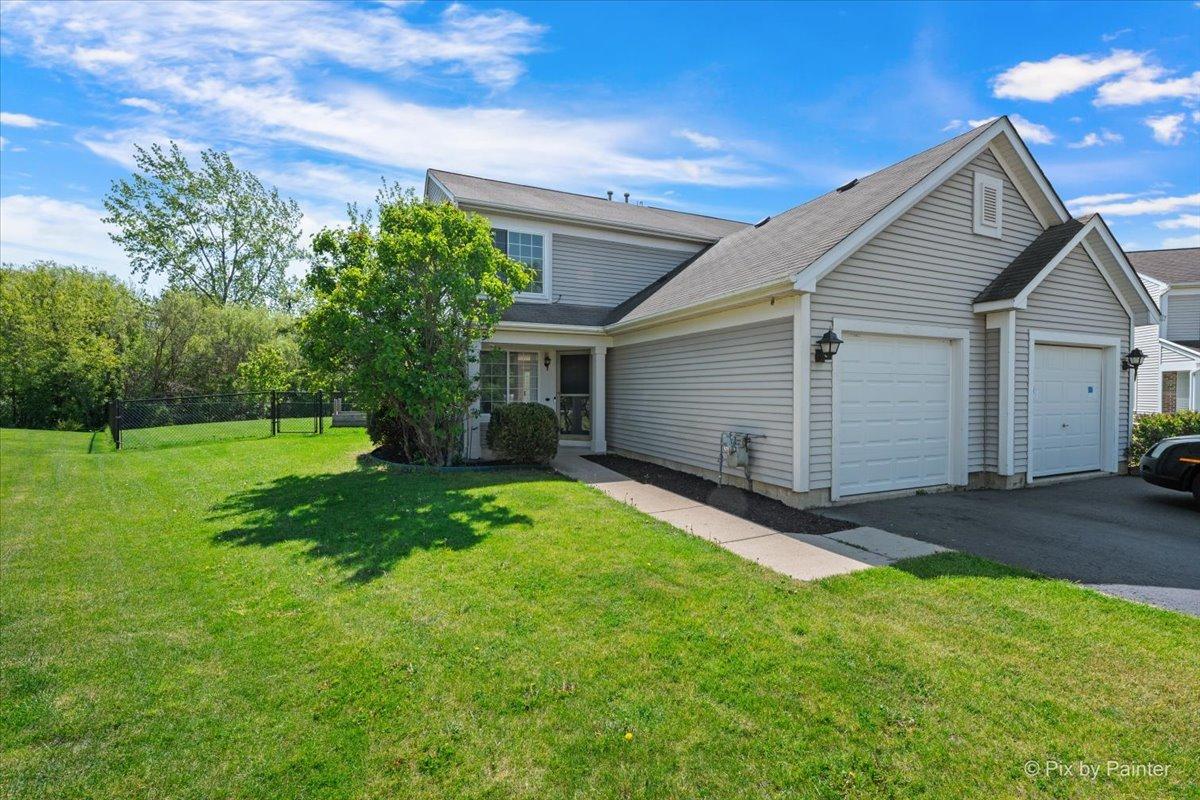 9 Crimson Ct., Lake In The Hills, IL 60156