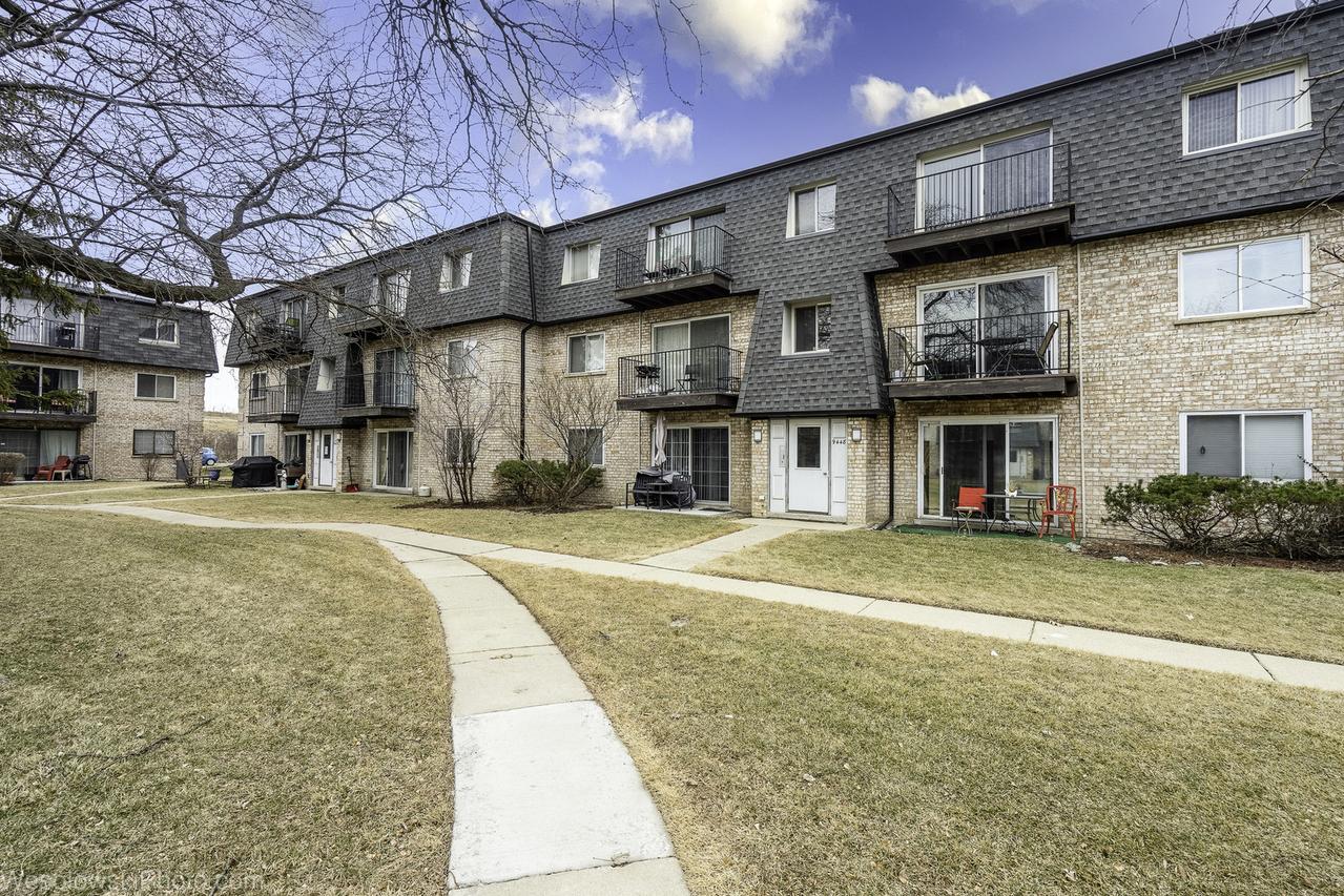 9448 Bay Colony Dr. #3S, Des Plaines, IL 60016