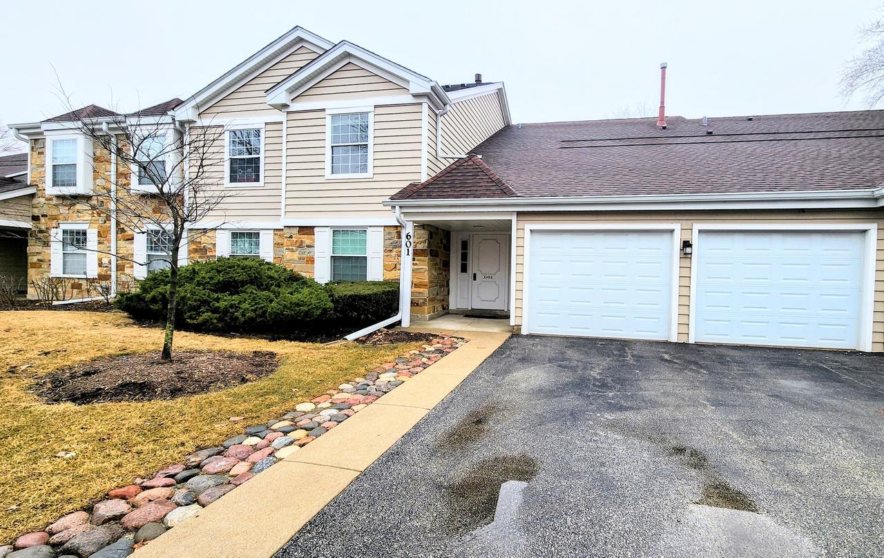 601 Fairbanks Ct. #V2, Schaumburg, IL 60194