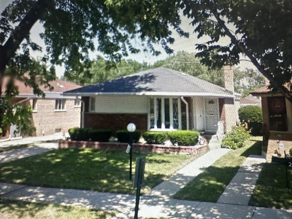 203 Rice Ave., Bellwood, IL 60104