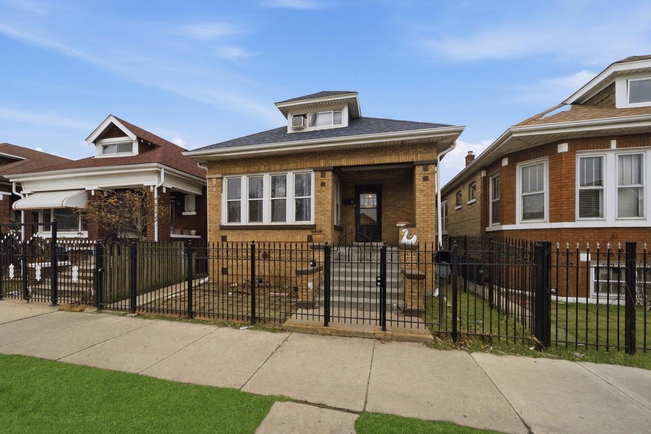 5942 S California Ave., Chicago, IL 60629