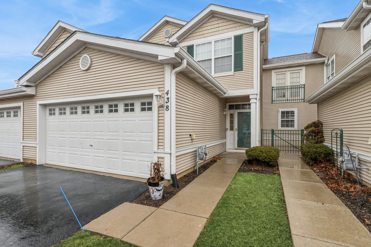 438 N Keswick Ct., Round Lake, IL 60073