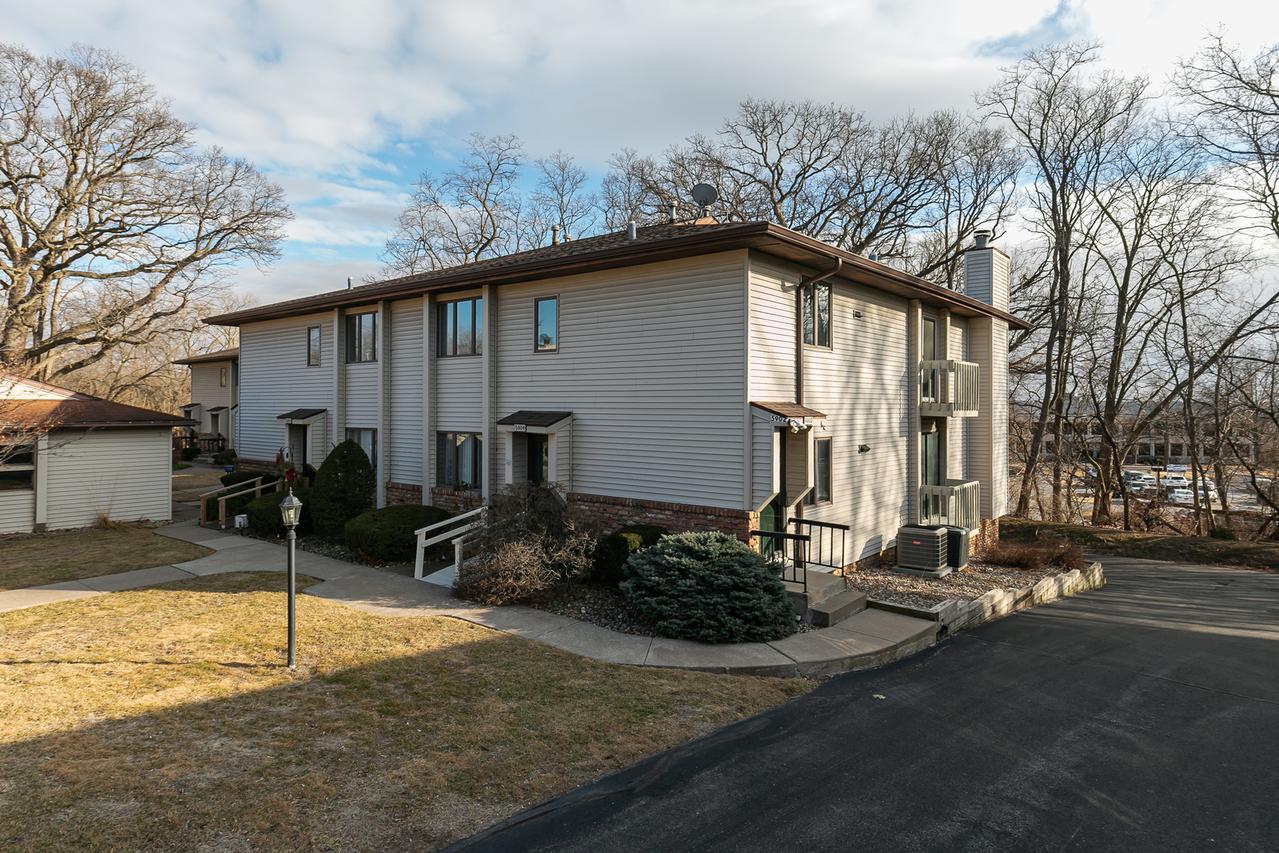 5902 36th Ave Ct., Moline, IL 61265