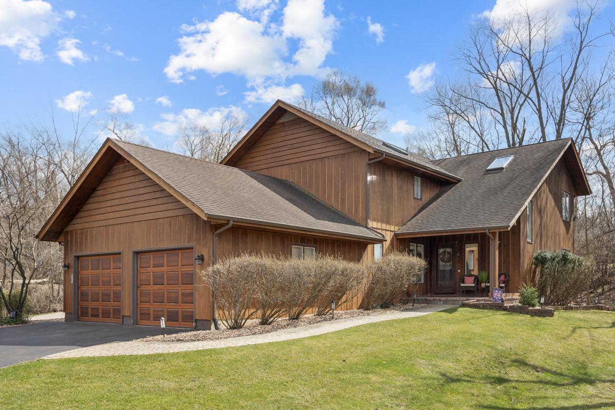 9706 Fox Shores Dr., Algonquin, IL 60102