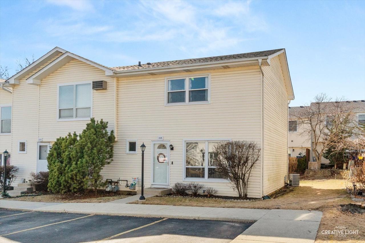 308 Peppertree Ln., Aurora, IL 60504