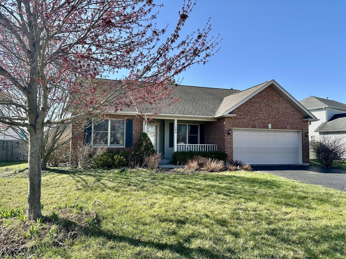 180 Clover Chase Cir., Woodstock, IL 60098