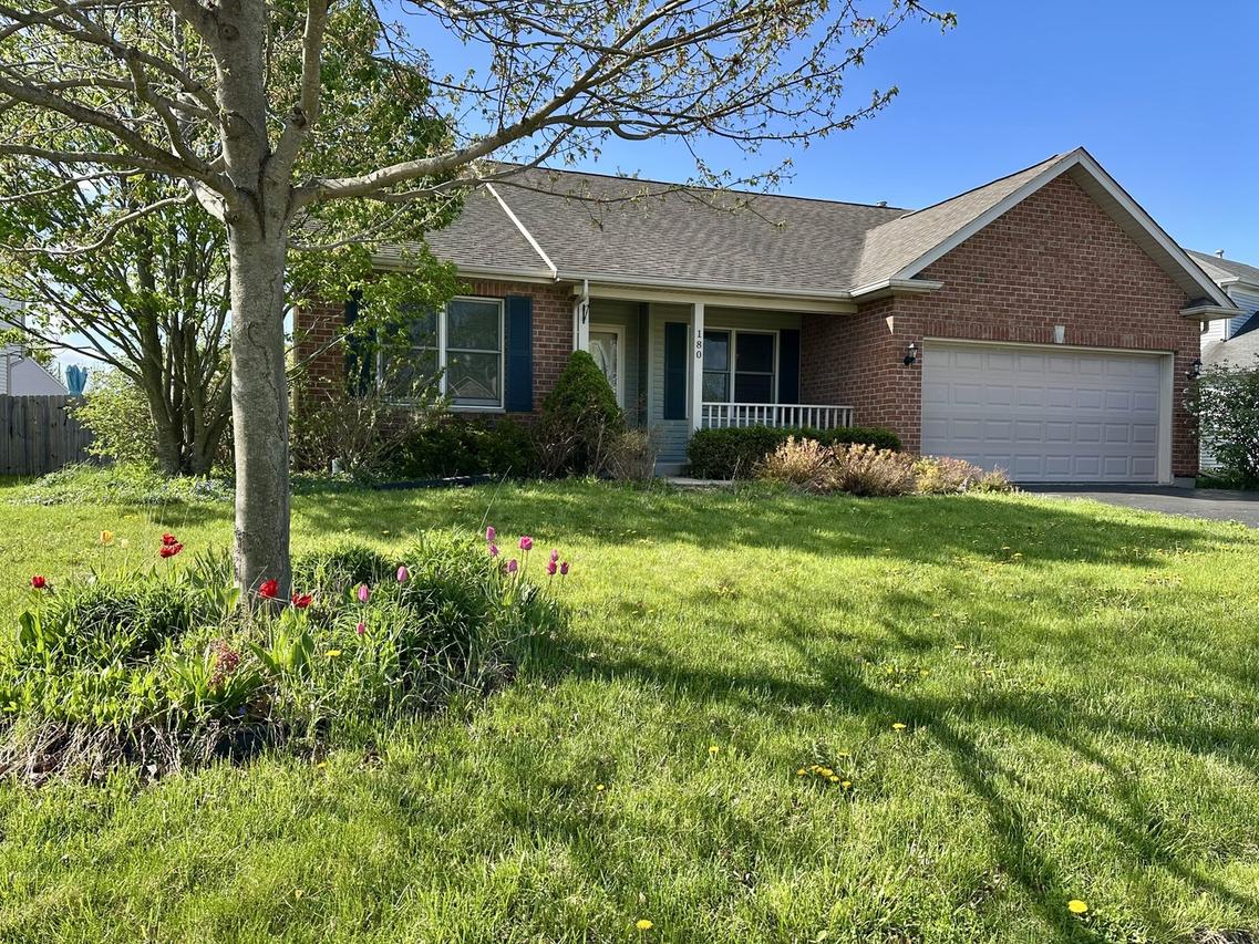 180 Clover Chase Cir., Woodstock, IL 60098