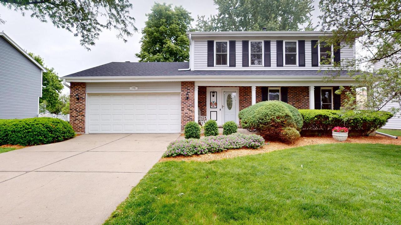 1705 Hawkins Ave., Downers Grove, IL 60516