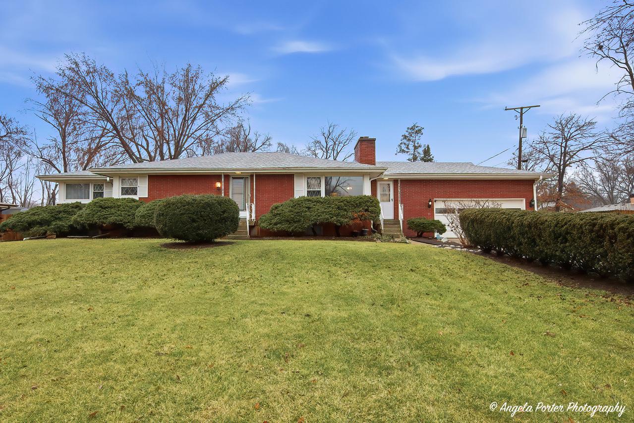 515 Country Club Dr., Mchenry, IL 60050