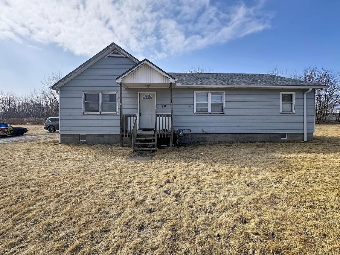 190 Sunshine Ln., Milan, IL 61264