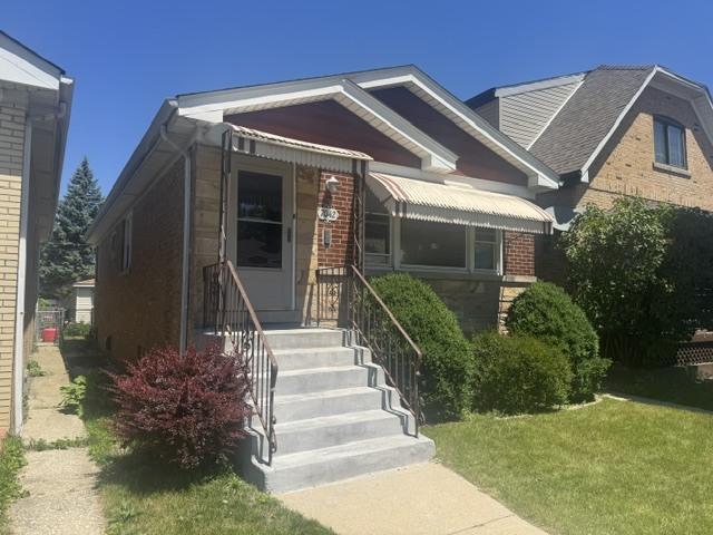 7042 Pershing Rd., Berwyn, IL 60402