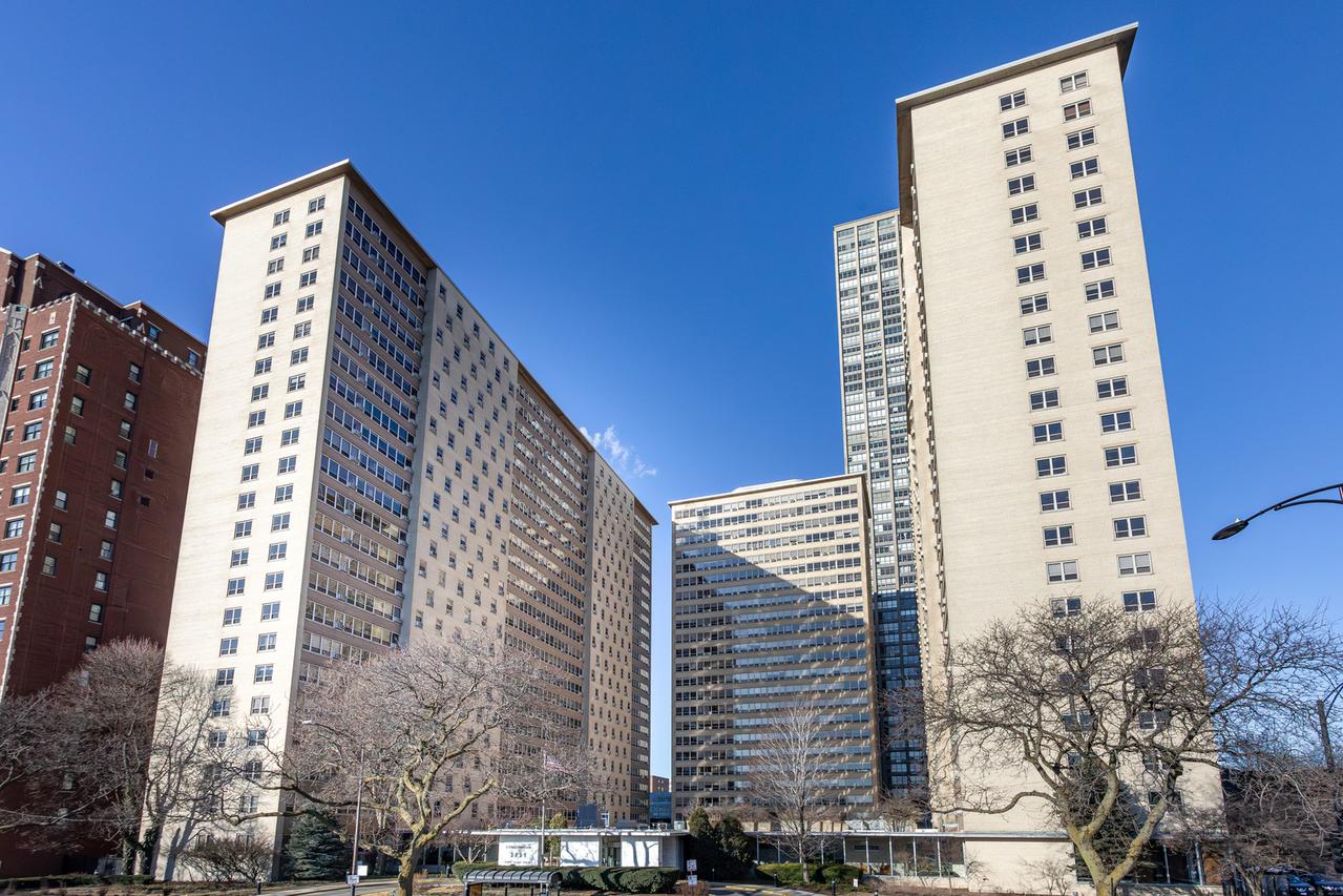 [Address Hidden by Seller], Chicago, IL 60613