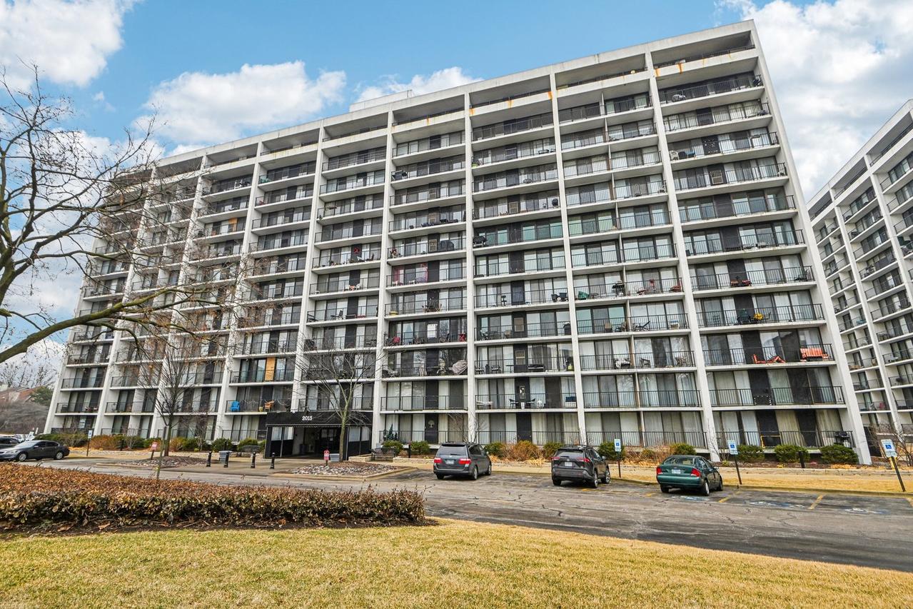 2015 S Finley Rd. #1110, Lombard, IL 60148