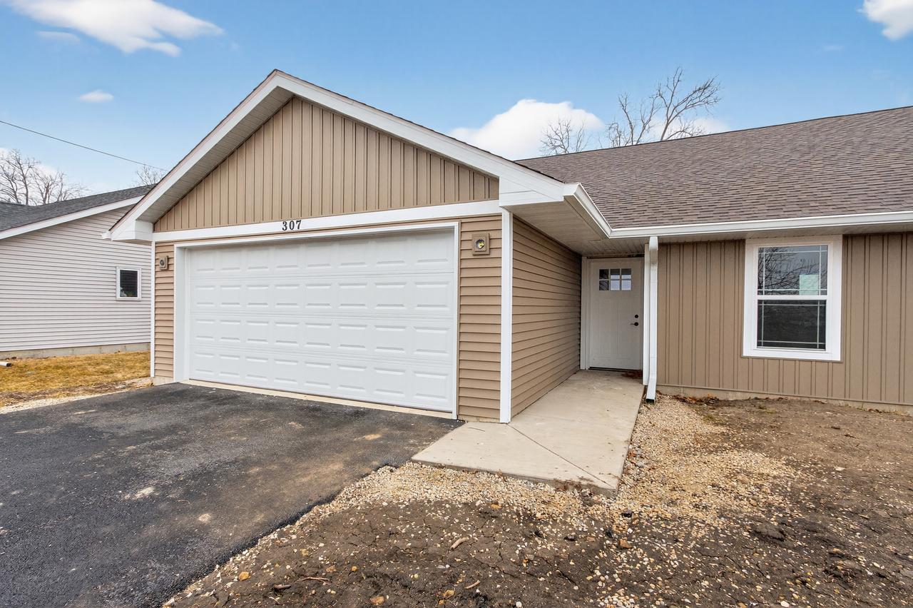 307 W South St., Durand, IL 61024