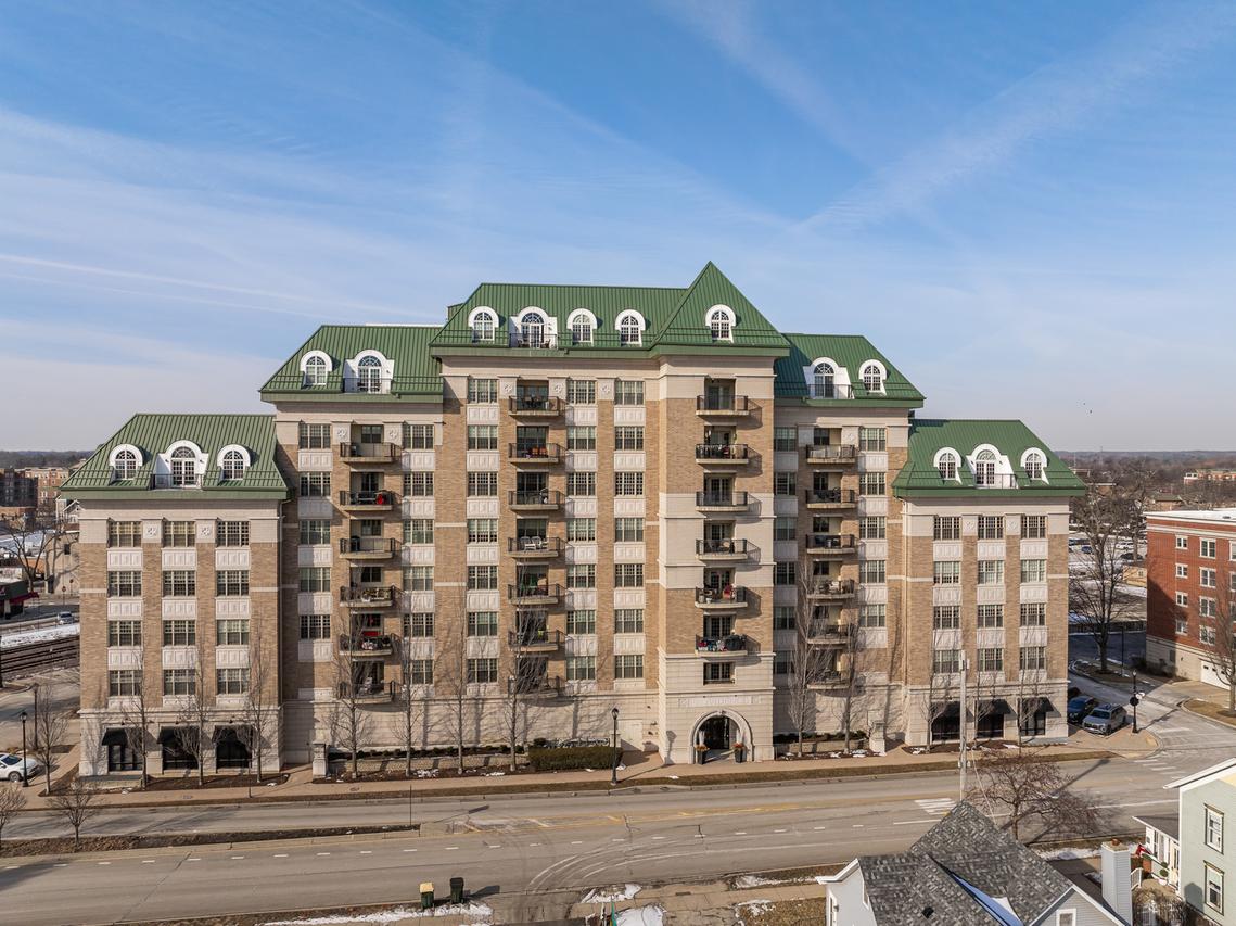 50 N Plum Grove Rd. #301-E, Palatine, IL 60067