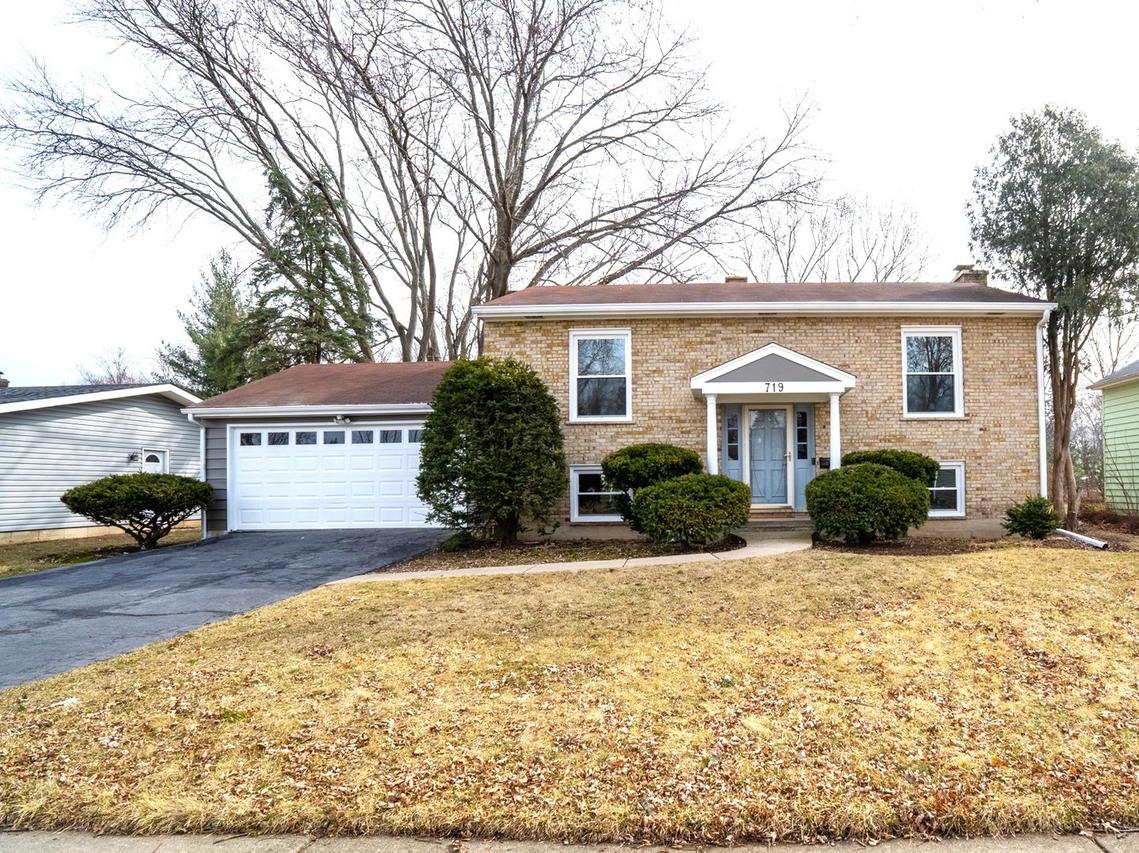 719 Webster St., Algonquin, IL 60102