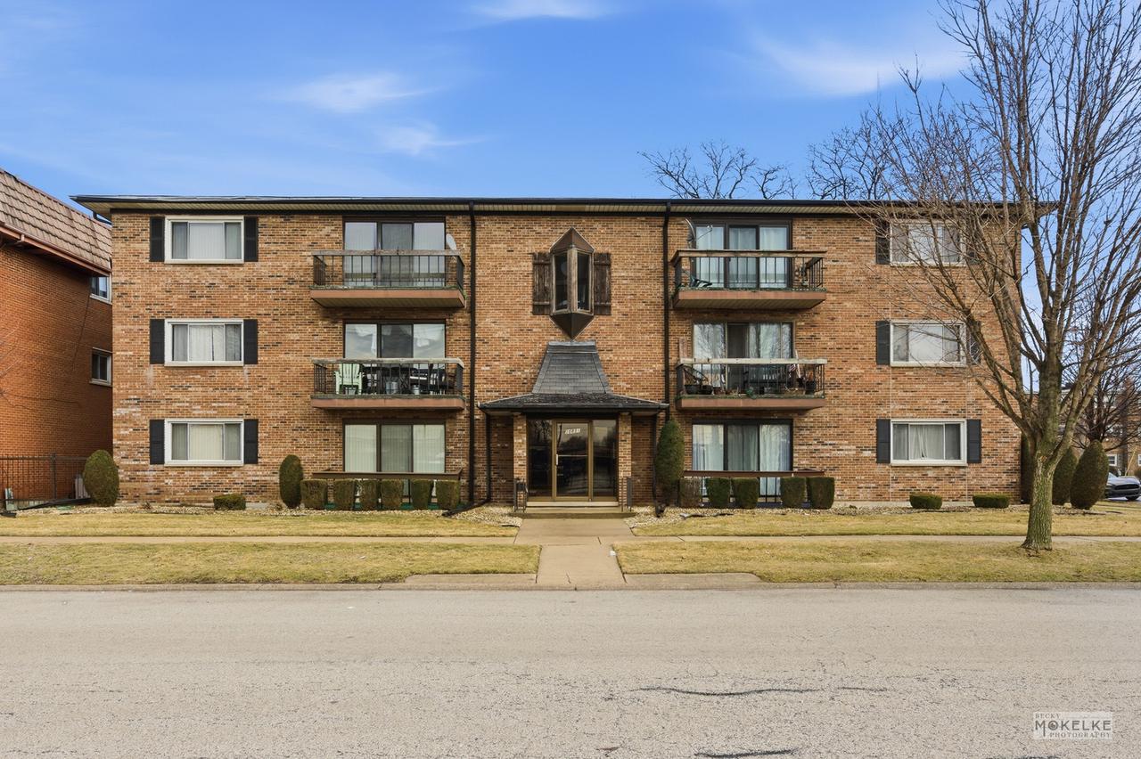 10851 S Keating Ave. #1B, Oak Lawn, IL 60453