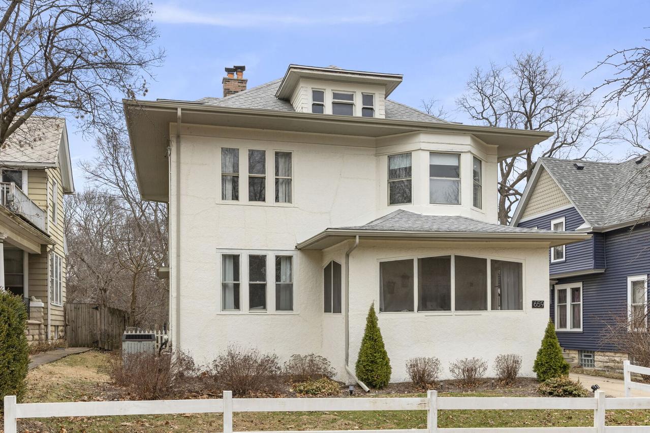 659 W Downer Pl., Aurora, IL 60506