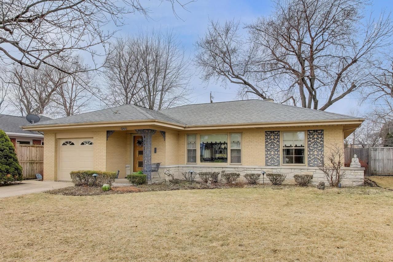 5630 N Kenton Ave., Chicago, IL 60646