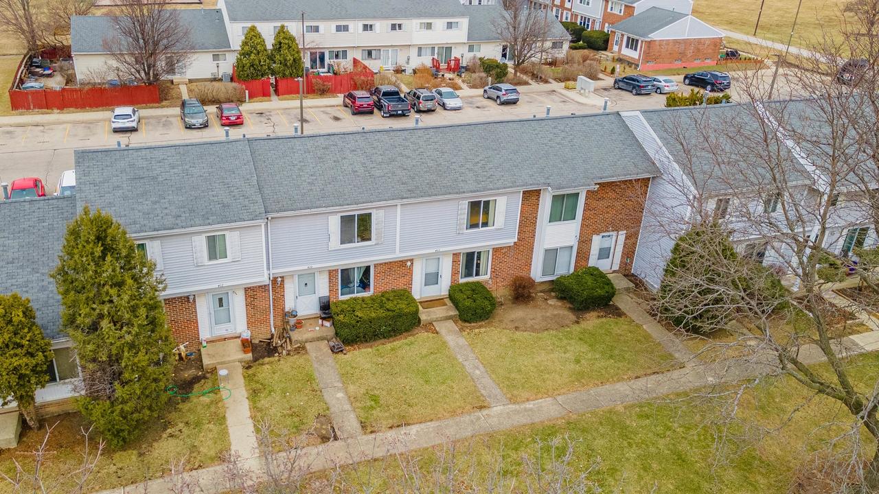 408 Colony Ct., Bolingbrook, IL 60440