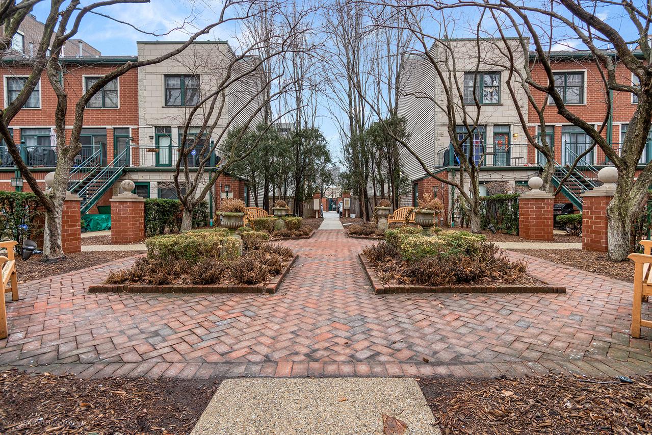 1812 S State St. #34, Chicago, IL 60616