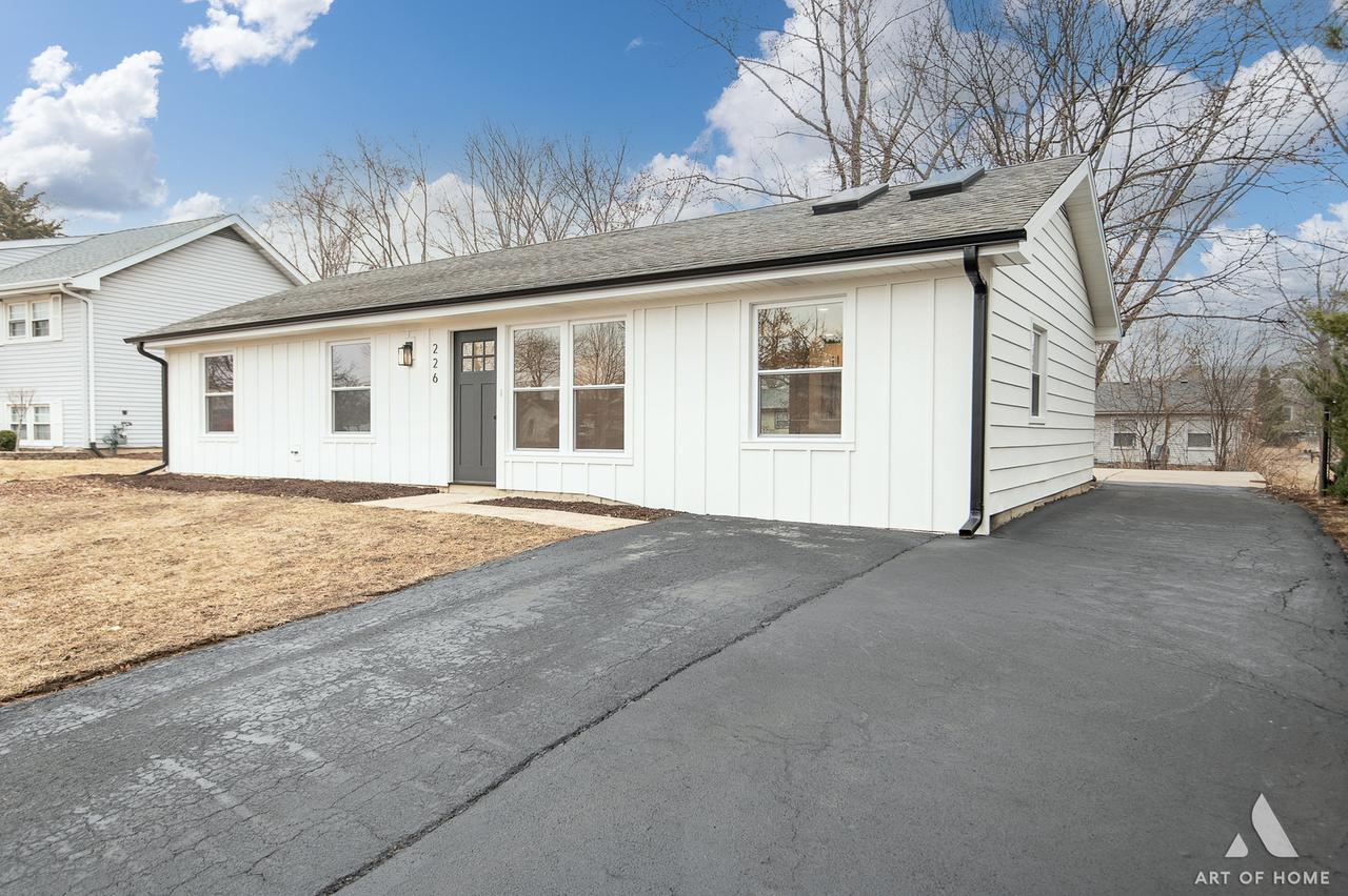 226 Grant Dr., Bolingbrook, IL 60440