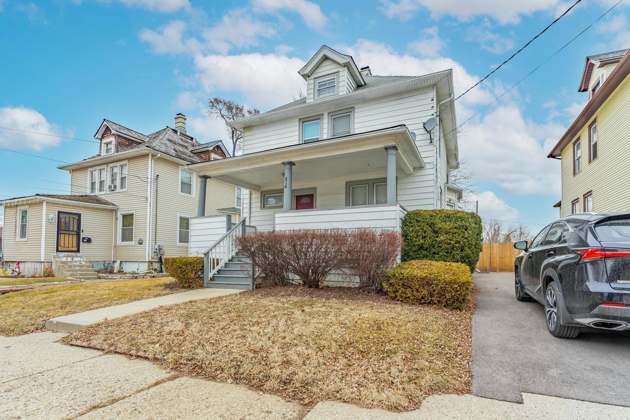 816 18th St., North Chicago, IL 60064