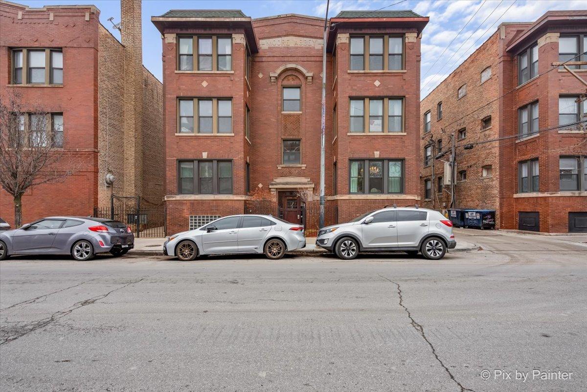 2352 W Wilson Ave. #2E, Chicago, IL 60625