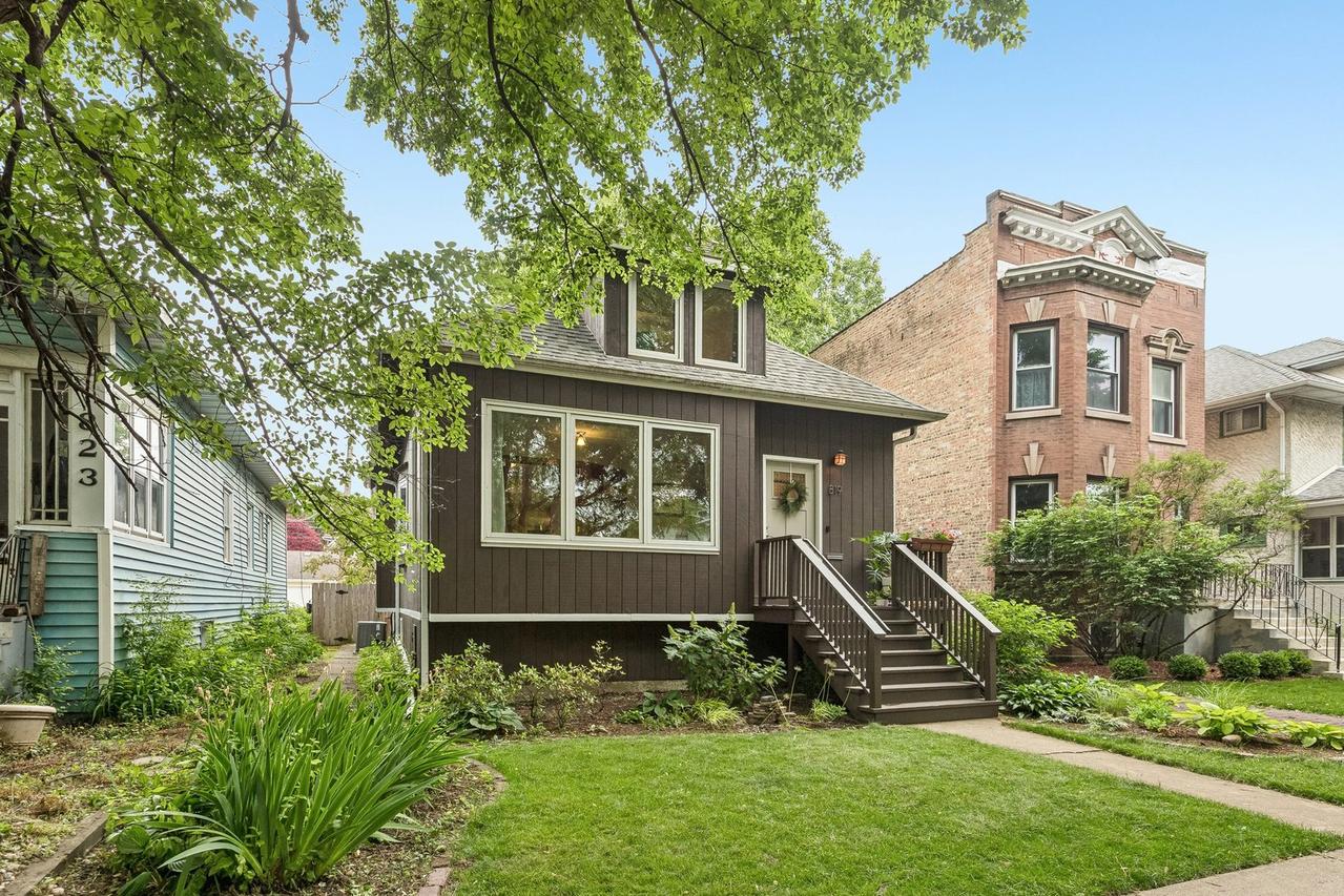 819 S Lombard Ave., Oak Park, IL 60304