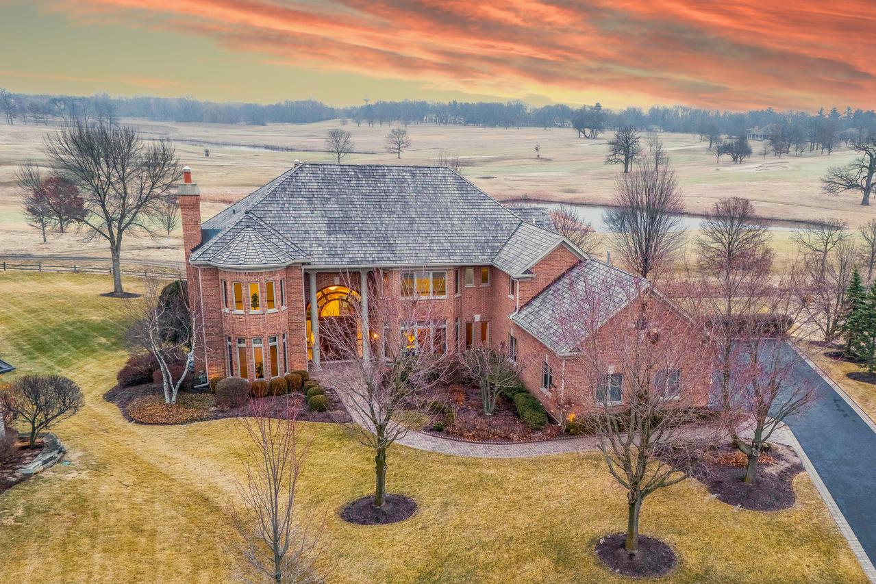 1611 Burr Oak Dr., Libertyville, IL 60048