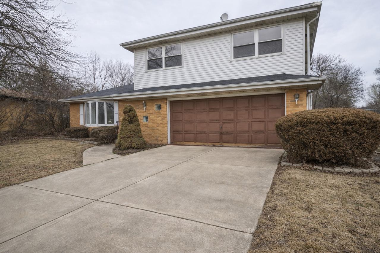 1118 Charlene Ln., Schaumburg, IL 60193