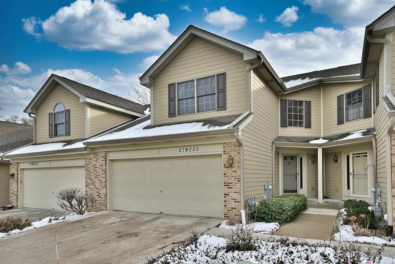 27W225 Ash Ct., Winfield, IL 60190