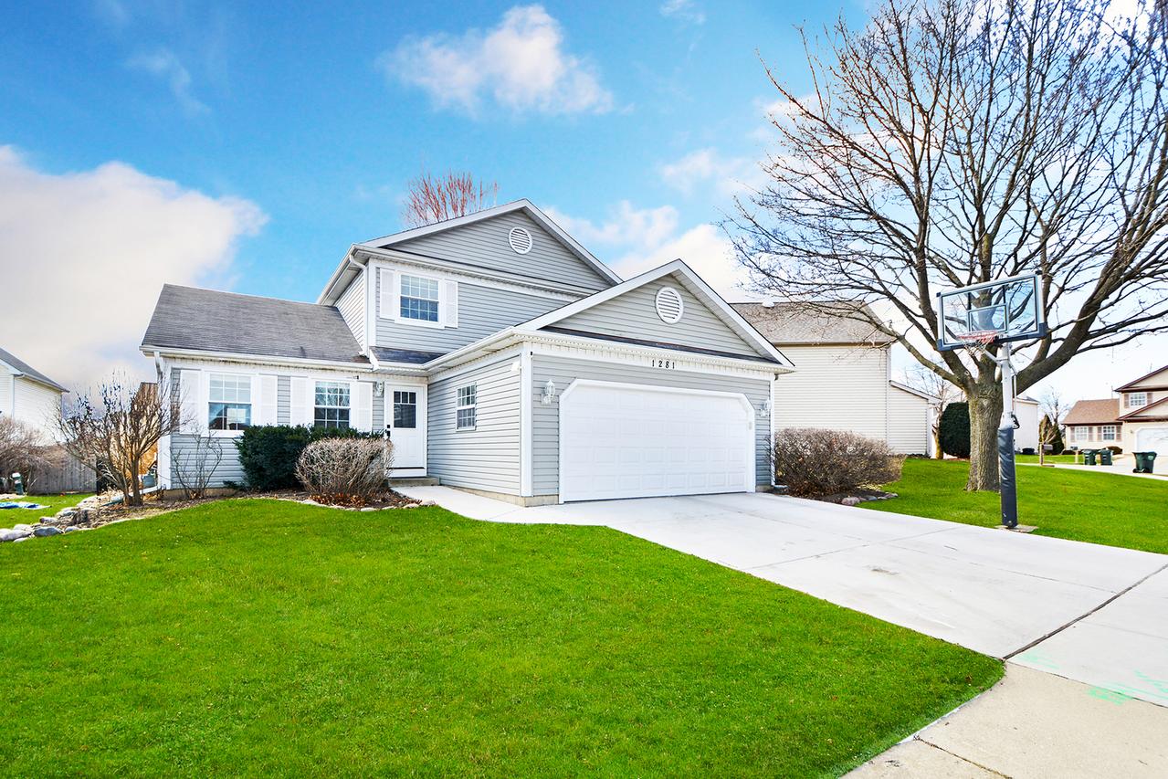 1281 Old Timber Ct., Hoffman Estates, IL 60192