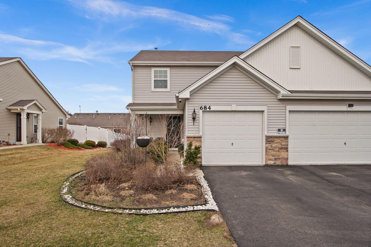 684 Vine St., Hampshire, IL 60140