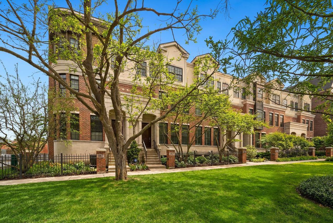 865 Laurel Ave., Highland Park, IL 60035