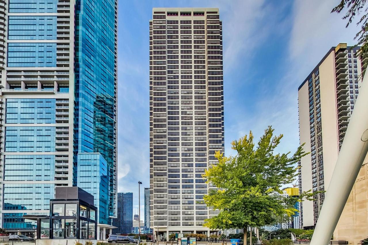 360 E Randolph St. #2506, Chicago, IL 60601